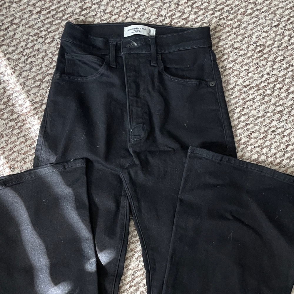 Black High-Waisted Jeans